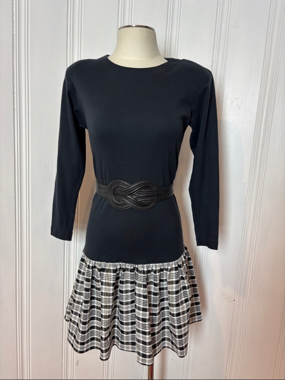 Vintage Black Long Sleeve Dress w/ Plaid Ruffle Hem – 90s Minimalist, Size Small